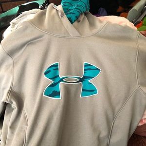 Under Armour Sweatshirt